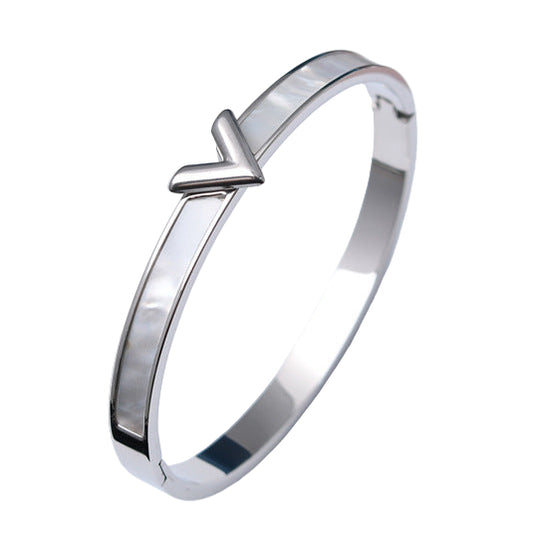 V Bracelet