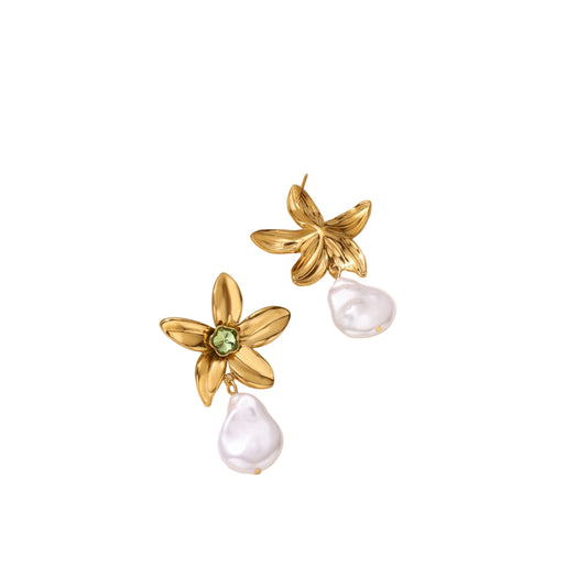 Flora Pearl Studs