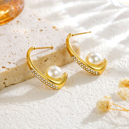 Pearl U Earrings