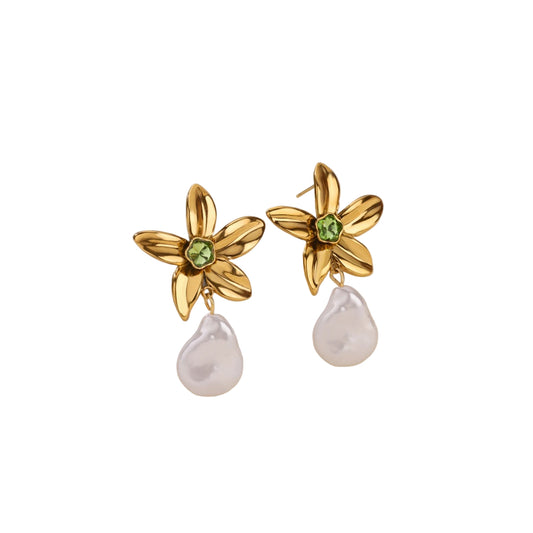 Flora Pearl Studs